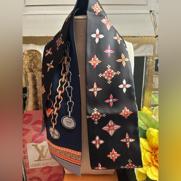 Accessories - 🖤 New 🖤 Gorgeous Fashion Twilly Scarf 🖤